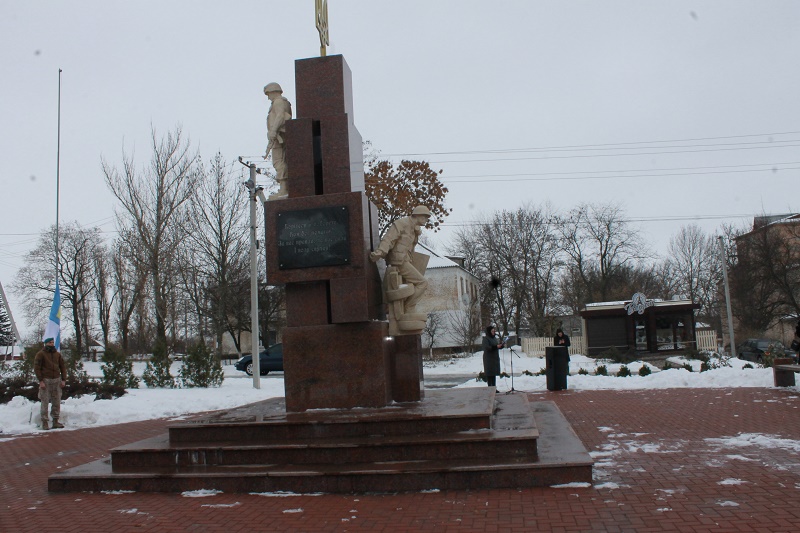 06 12 18 04