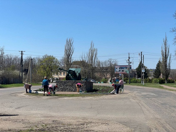 photo 5202052165894533439 y
